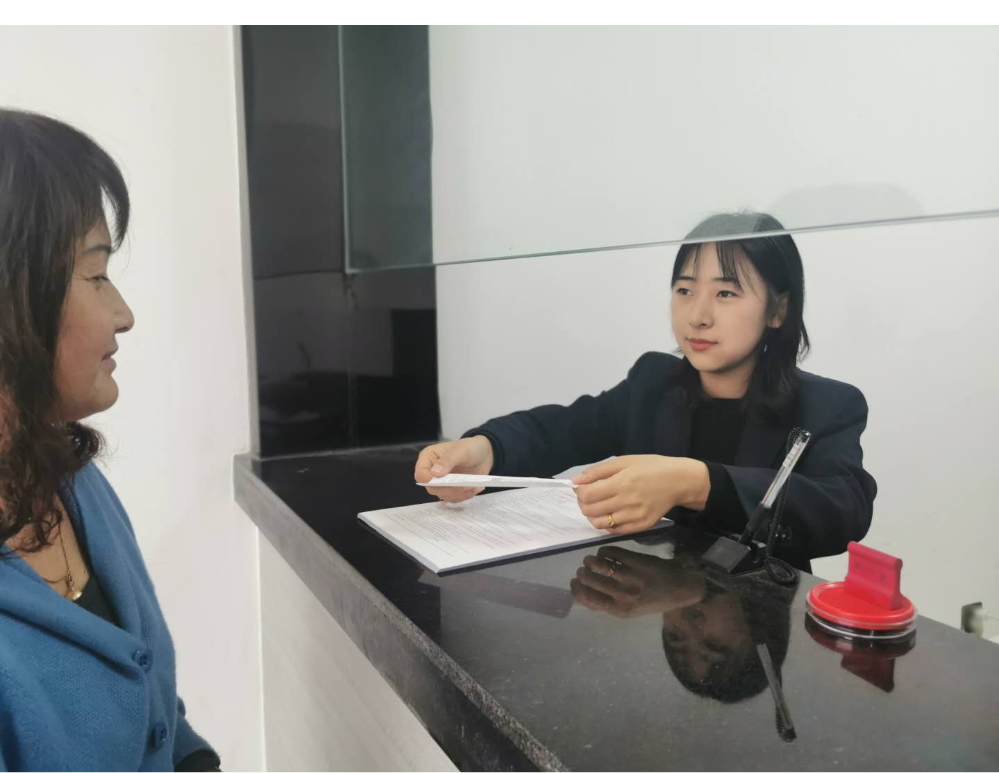 关于对首期“泓源榜样”进行公示的公告(图2) 关于对首期“泓源榜样”进行公示的公告(图2)